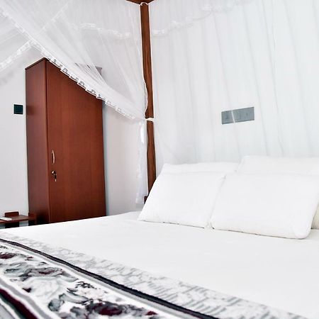 Top Mount Villa Хикадува Екстериор снимка