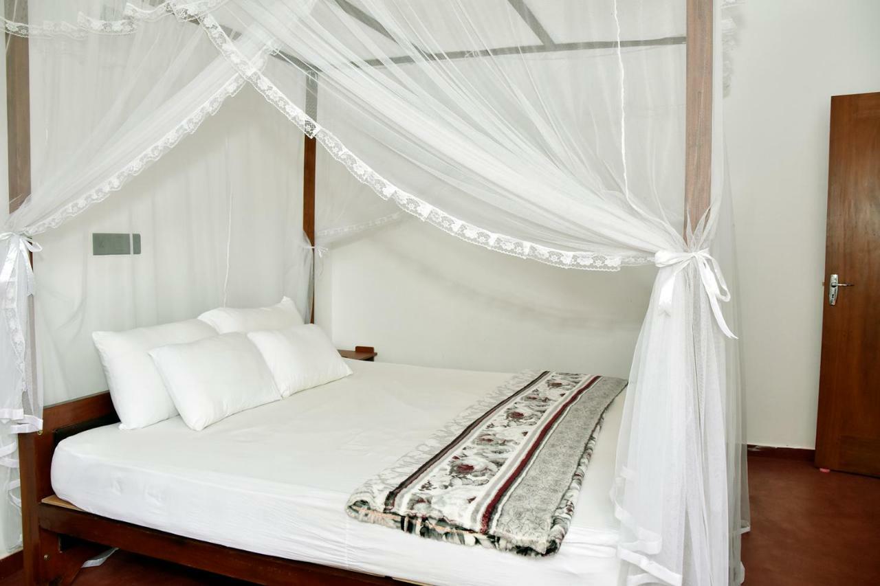 Top Mount Villa Хикадува Екстериор снимка
