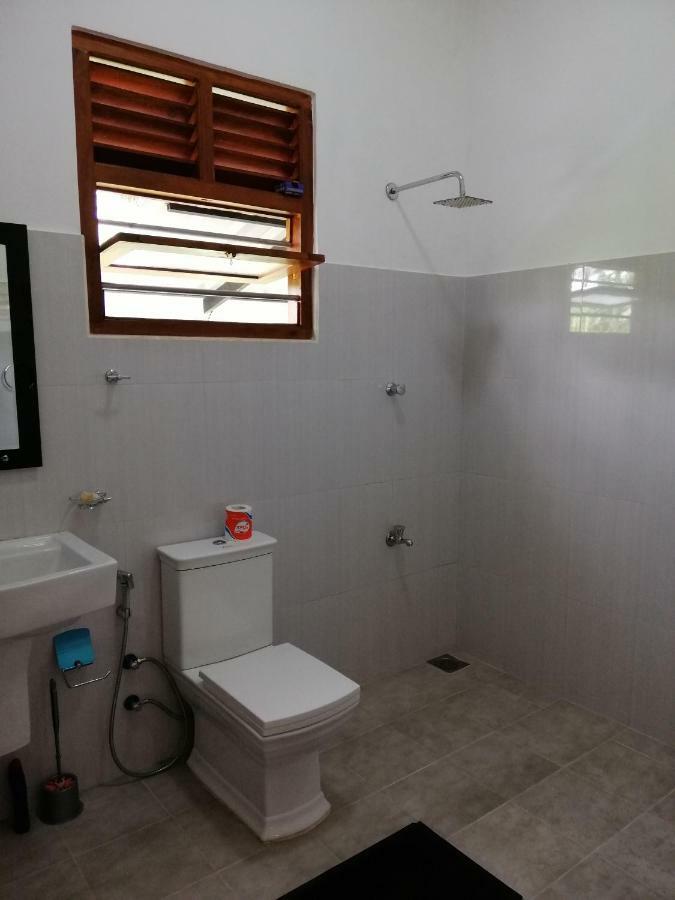 Top Mount Villa Хикадува Екстериор снимка