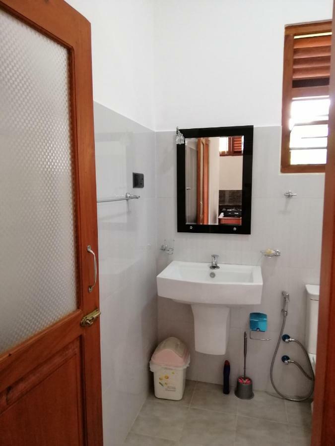 Top Mount Villa Хикадува Екстериор снимка
